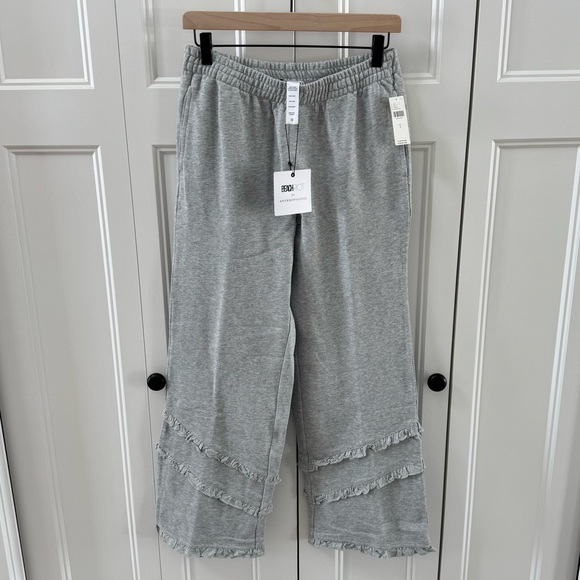 Beach Riot Monroe Gray Ruffle Lounge Set - Picture 3 of 6